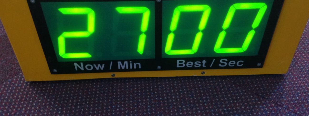 Yellow boxed digital countdown timer showing 27:00 in green seven-segment digits
