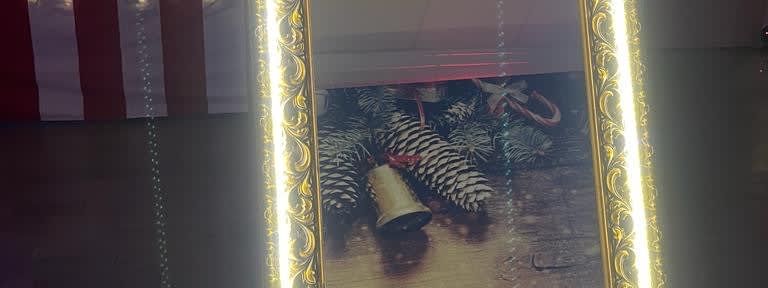 Magic Selfie Mirror Photo Booth